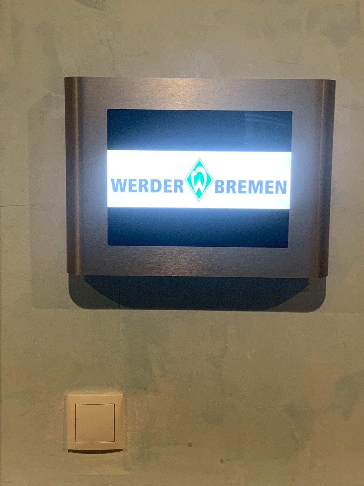 Installation von InfoPlay, unserer Digital Signage Software im Hotel Dorint in Bremen